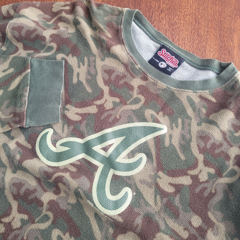 Atlanta Braves Vintage Camouflage Long Sleeved Sweater Size XL